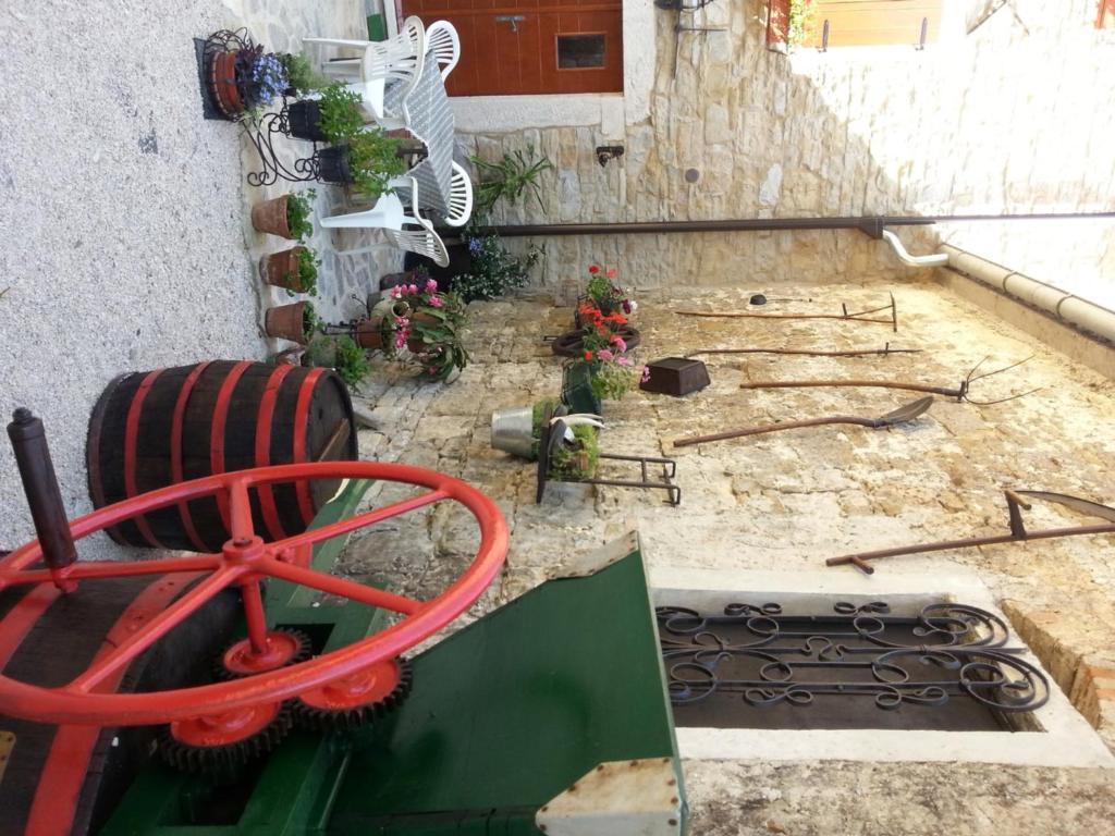 Al Merlo Olivo, Rural Istrian House Buje Luaran gambar