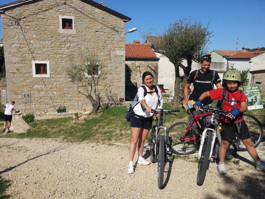Al Merlo Olivo, Rural Istrian House Buje Luaran gambar