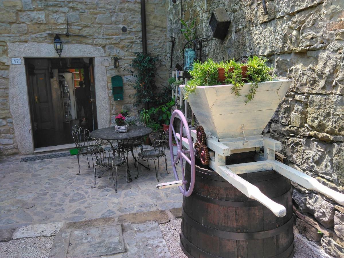 Al Merlo Olivo, Rural Istrian House Buje Luaran gambar
